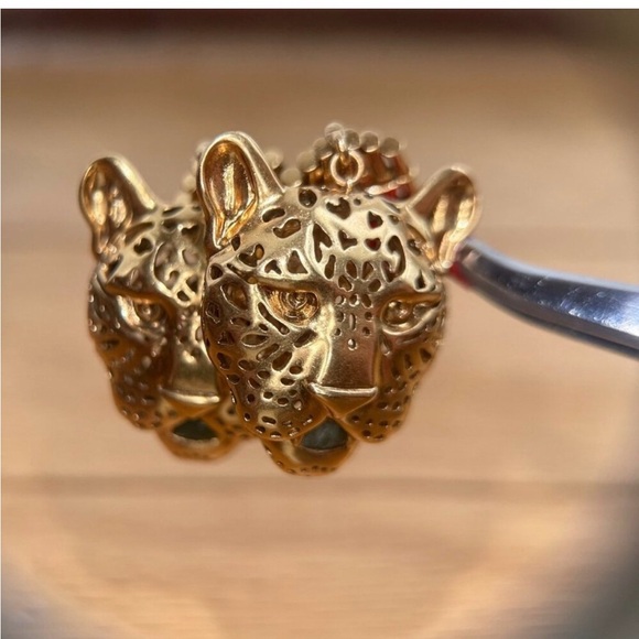 Sold Out Kendra Scott Maura Vintage Gold Jaguar Earrings in Sage Serpentine - Picture 5 of 13